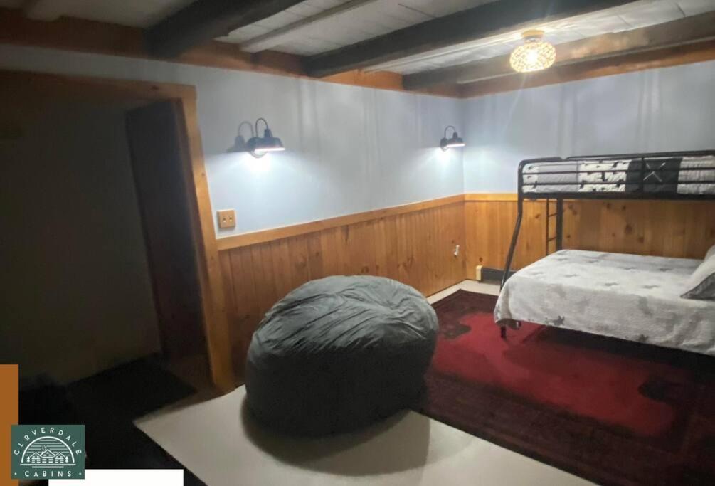 Cozy Cabin With Hottub At Cloverdale Cabins Гінклі Екстер'єр фото