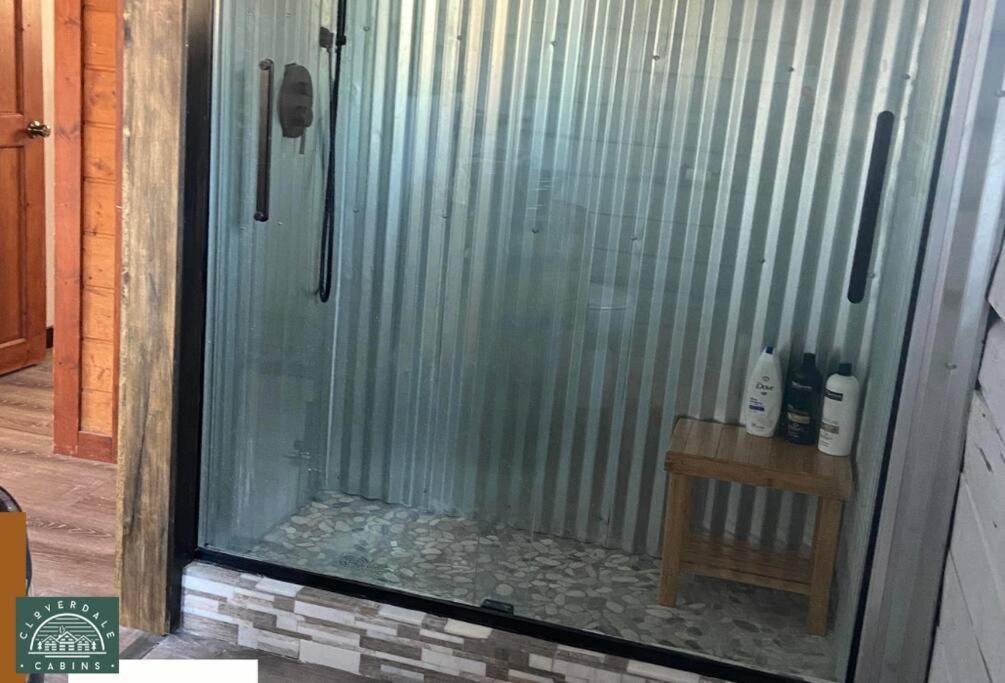 Cozy Cabin With Hottub At Cloverdale Cabins Гінклі Екстер'єр фото