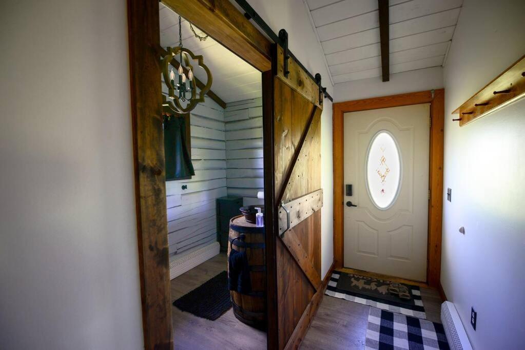 Cozy Cabin With Hottub At Cloverdale Cabins Гінклі Екстер'єр фото