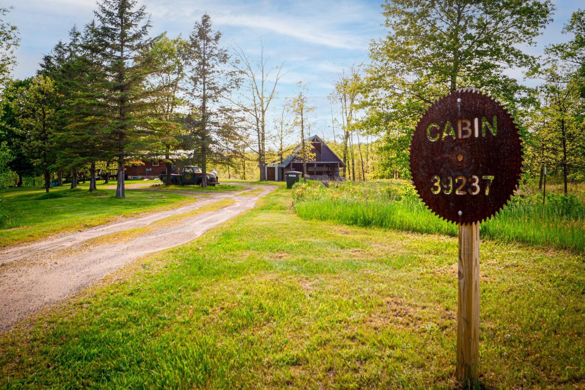 Cozy Cabin With Hottub At Cloverdale Cabins Гінклі Екстер'єр фото