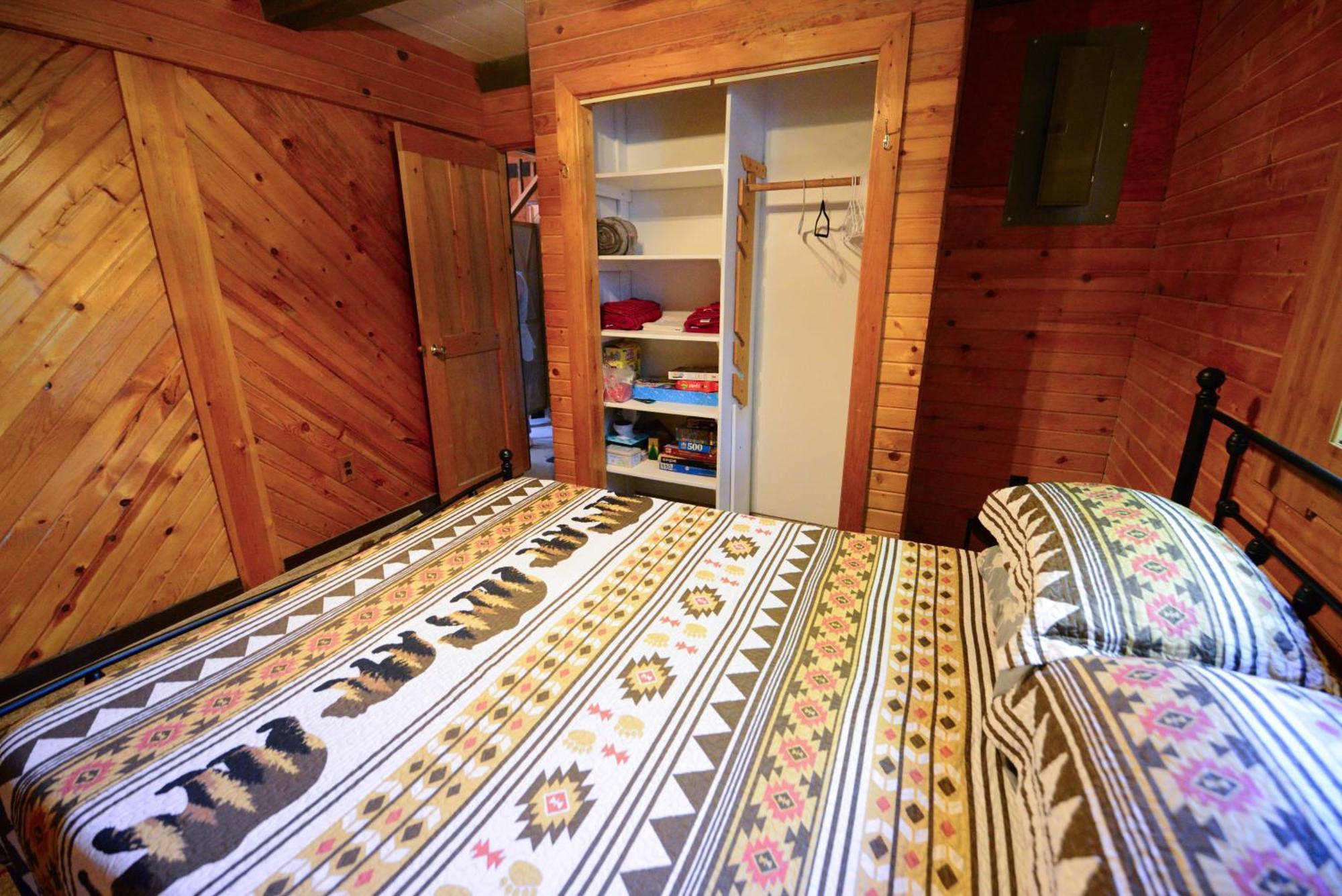 Cozy Cabin With Hottub At Cloverdale Cabins Гінклі Екстер'єр фото