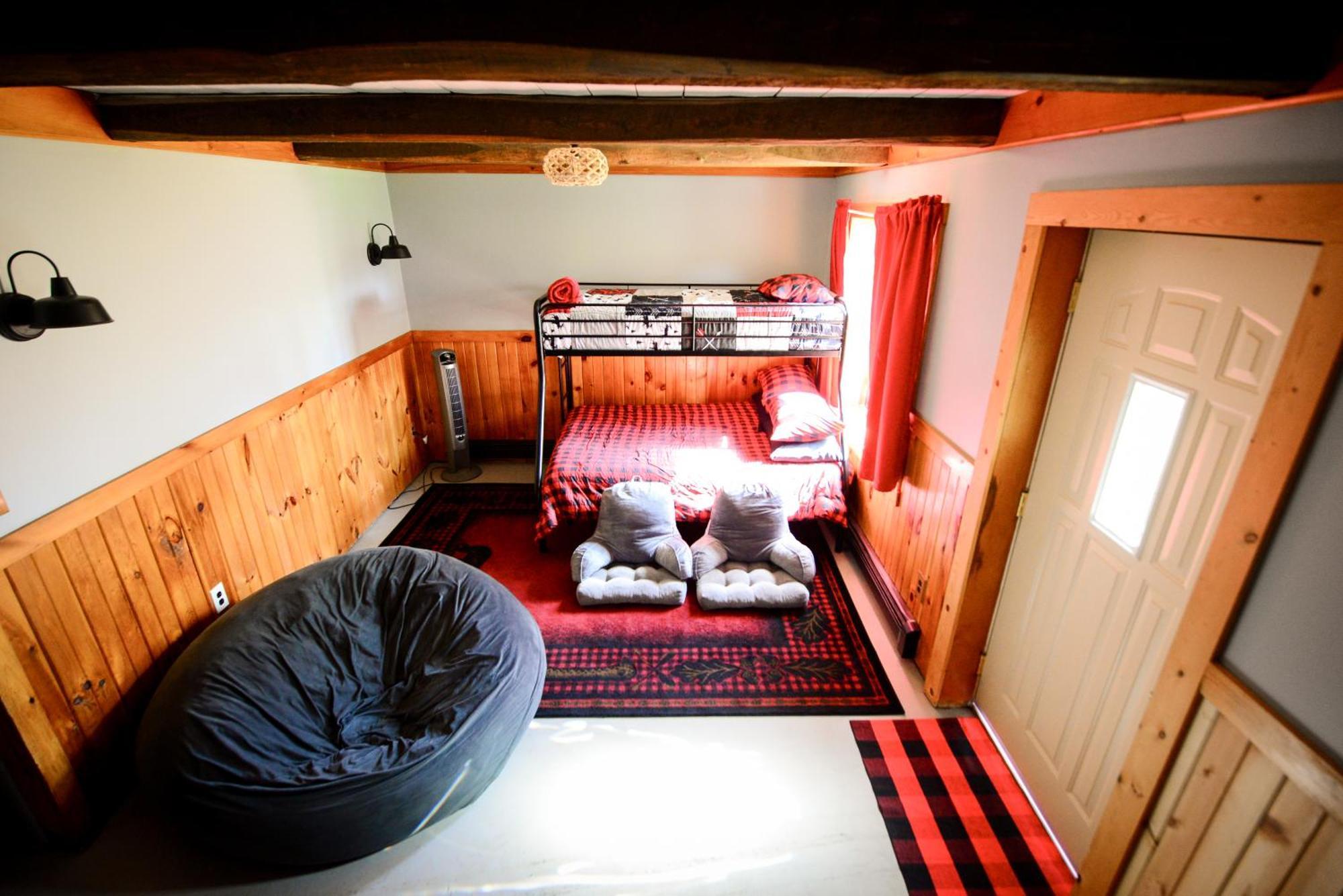 Cozy Cabin With Hottub At Cloverdale Cabins Гінклі Екстер'єр фото